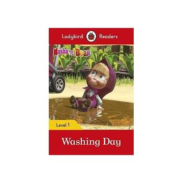 Ladybird Readers: Level 1 Masha and the Bear: Washing Day